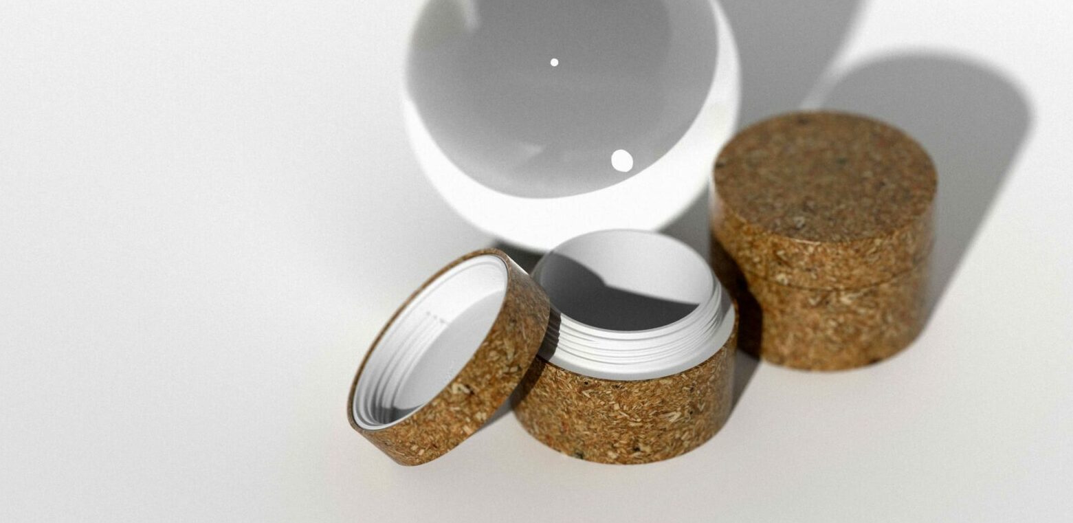 Sustainable jars for both oil and water-based cosmetics